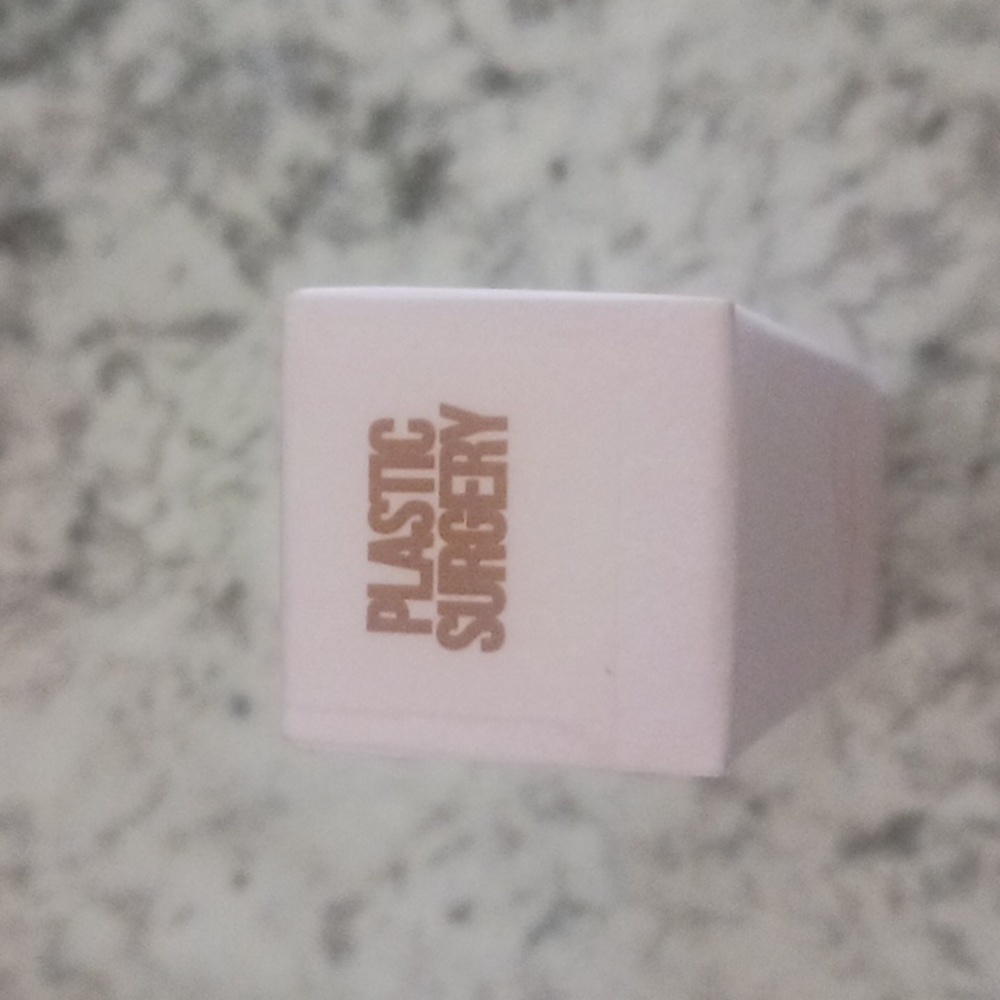 Jeffree Star Velvet Trap - Picture 2 of 3